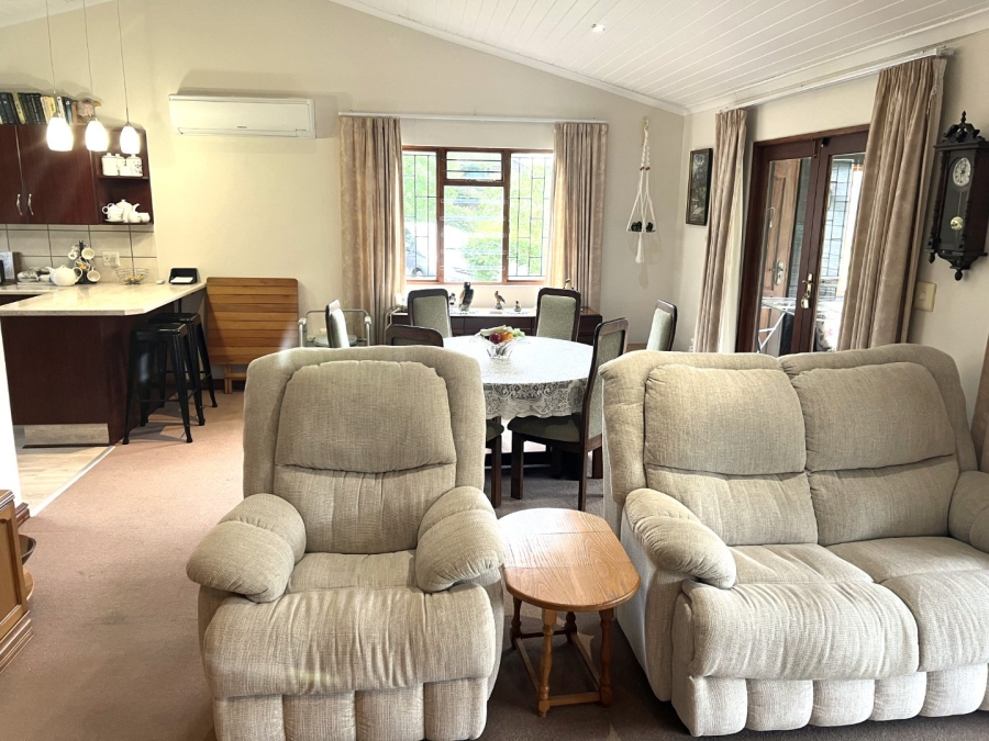 2 Bedroom Property for Sale in Harkerville A H Western Cape